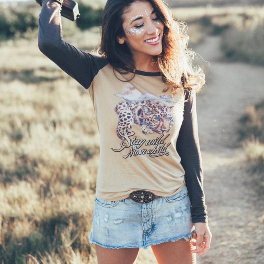 New spell design stay wild moon child raglan tee L